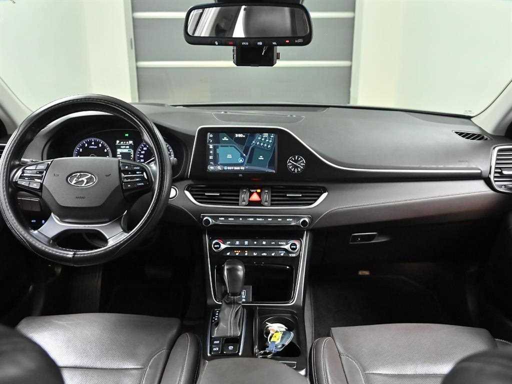 HYUNDAI Grandeur - Vista 7