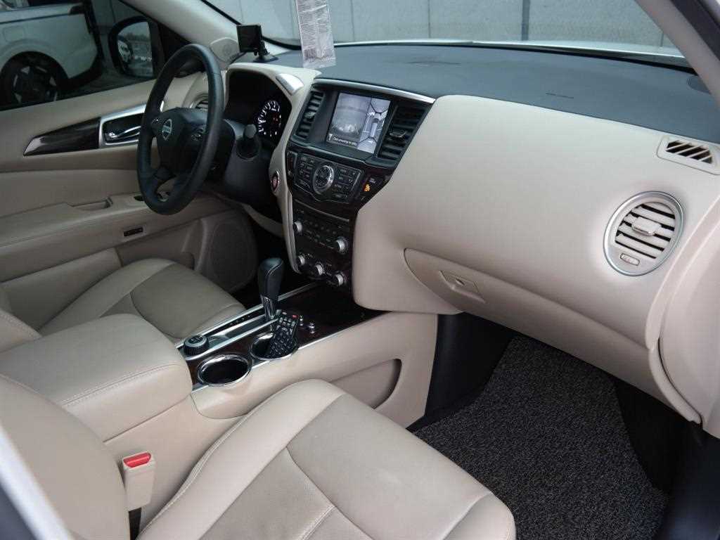 Nissan Pathfinder 2016 the color of pearl - Importación desde Corea - HF Imports Iquique - Foto 17