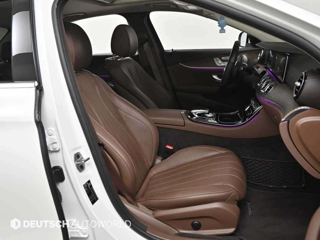 Mercedes Benz E class - Vista 10