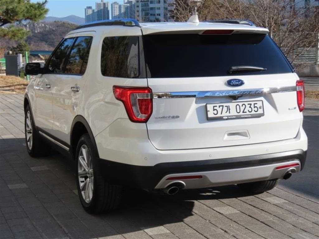 Ford Explorer - Vista 4