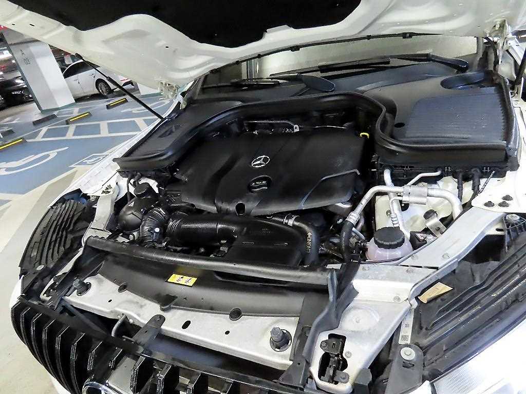 Mercedes Benz GLC Class 2018 Blanco - Importación desde Corea - HF Imports Iquique - Foto 19