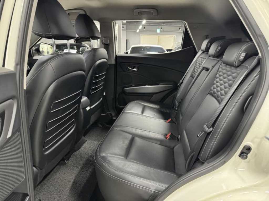 Ssangyong Tivoli - Vista 10