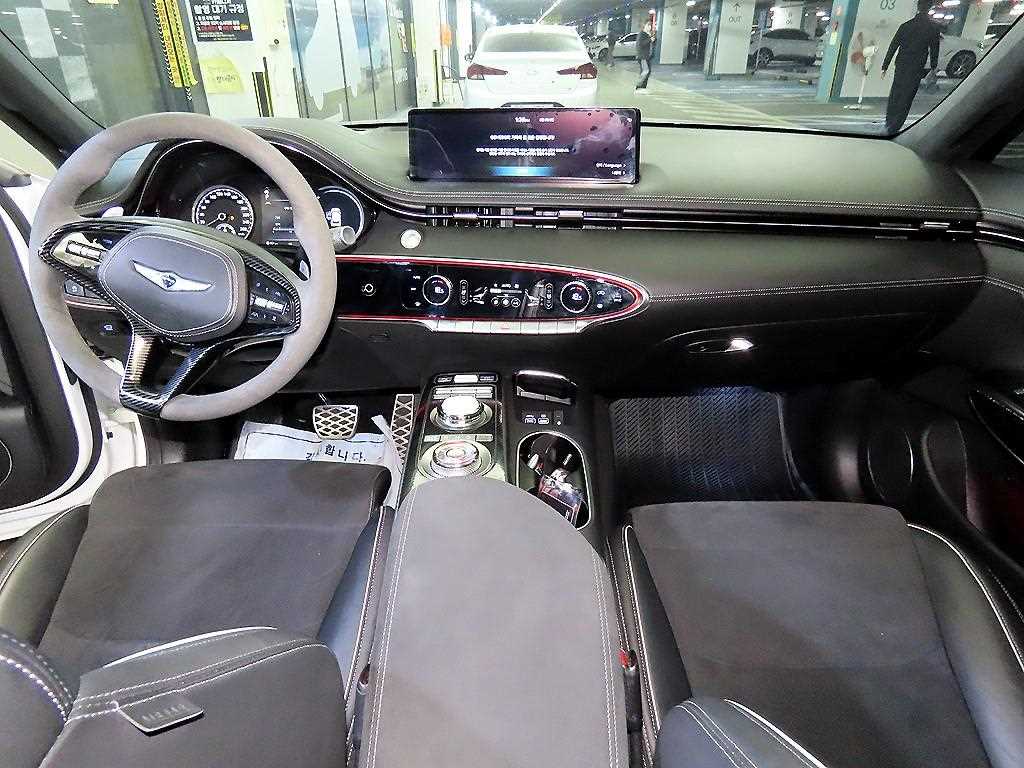 Genesis GV70 - Vista 10