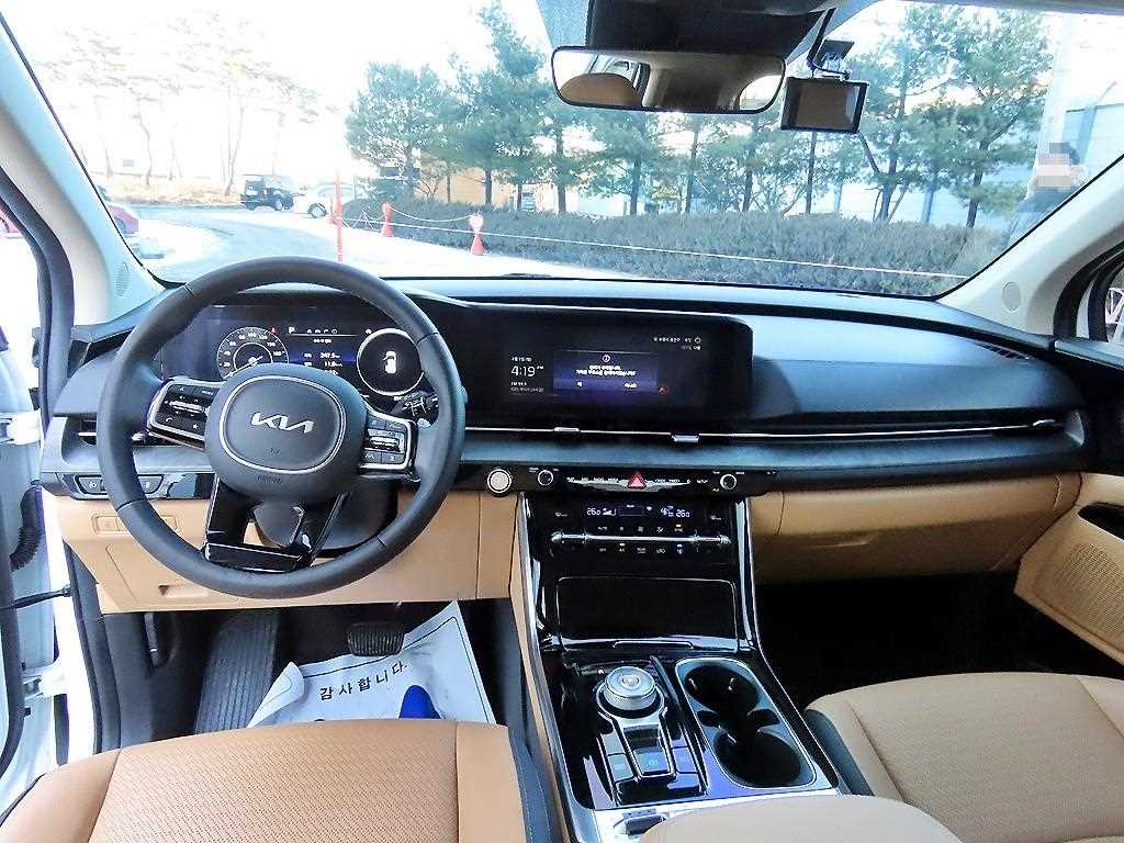 KIA Carnival - Vista 7