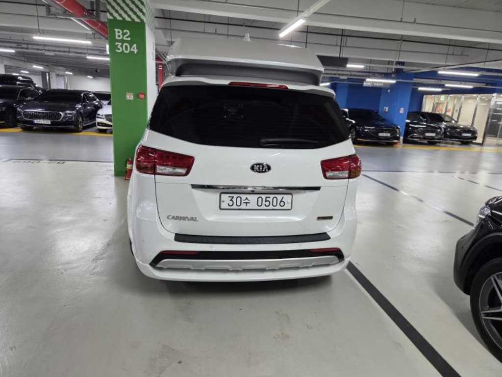 KIA Carnival - Vista 3