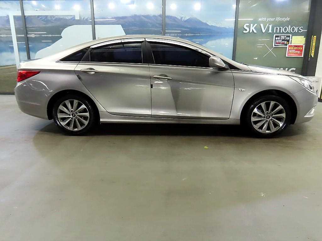 HYUNDAI Sonata - Vista 3