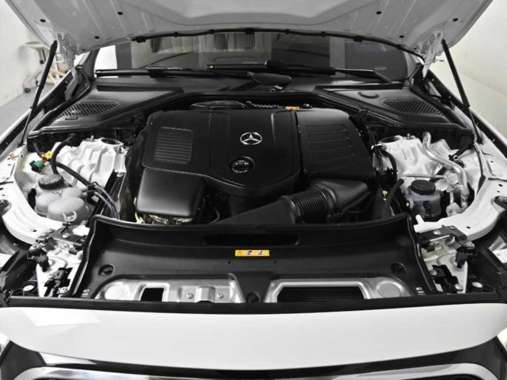 Mercedes Benz E class - Vista 6