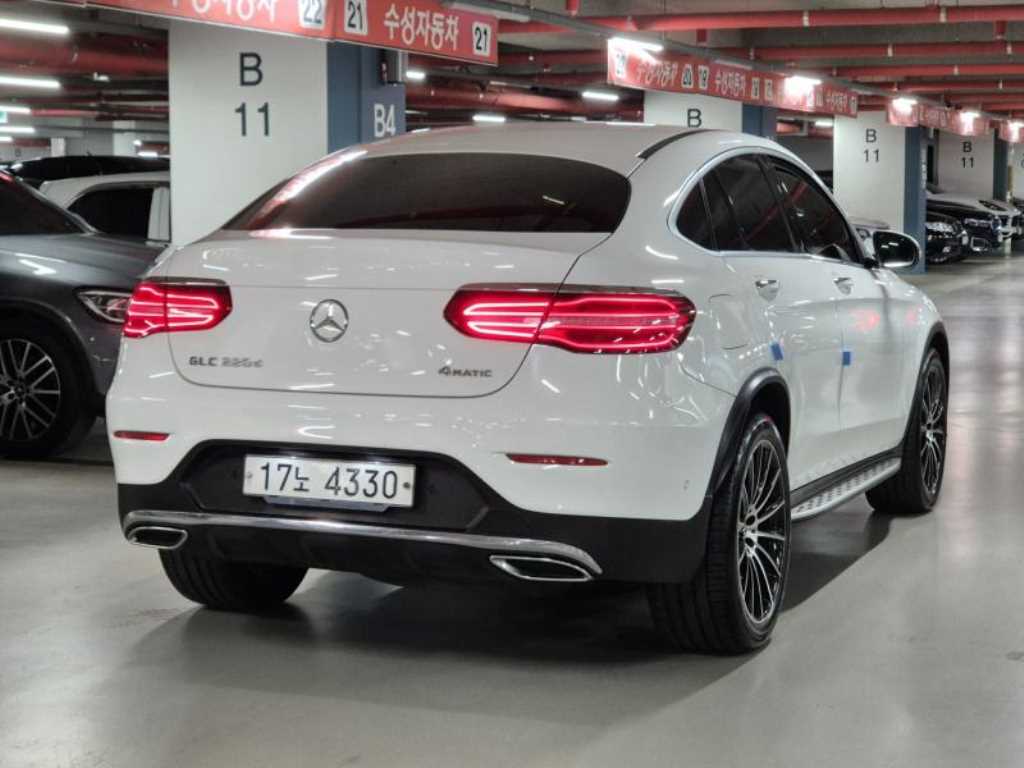 Mercedes Benz GLC Class - Vista 3