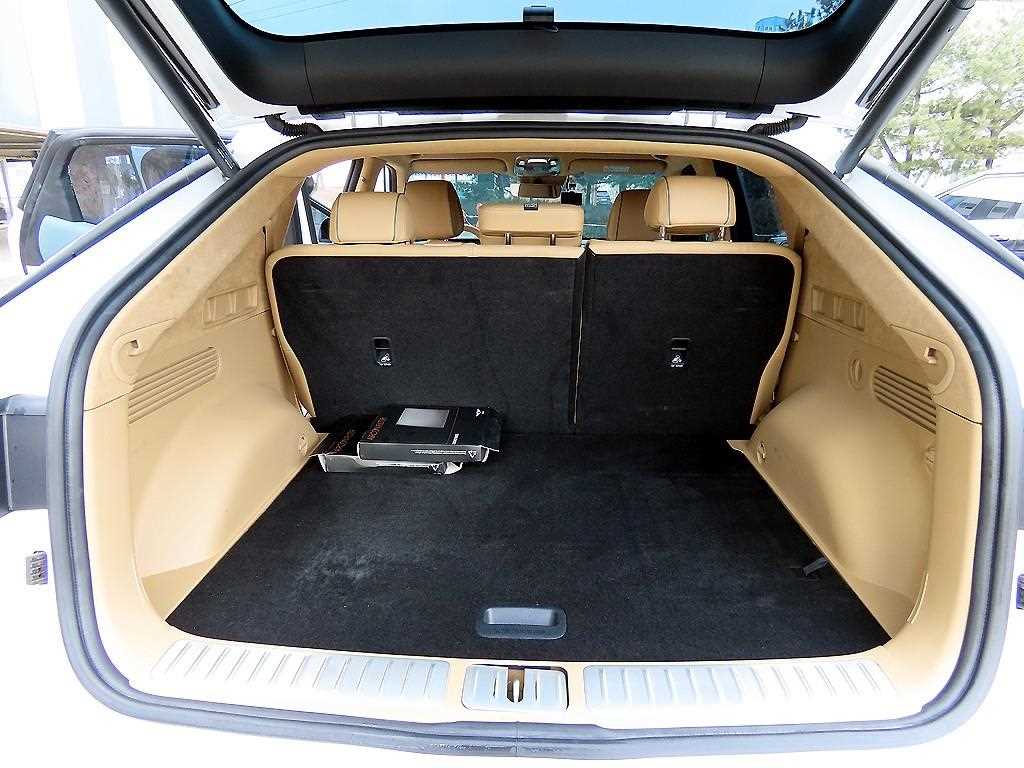 Genesis GV60 2022 Blanco - Importación desde Corea - HF Imports Iquique - Foto 17