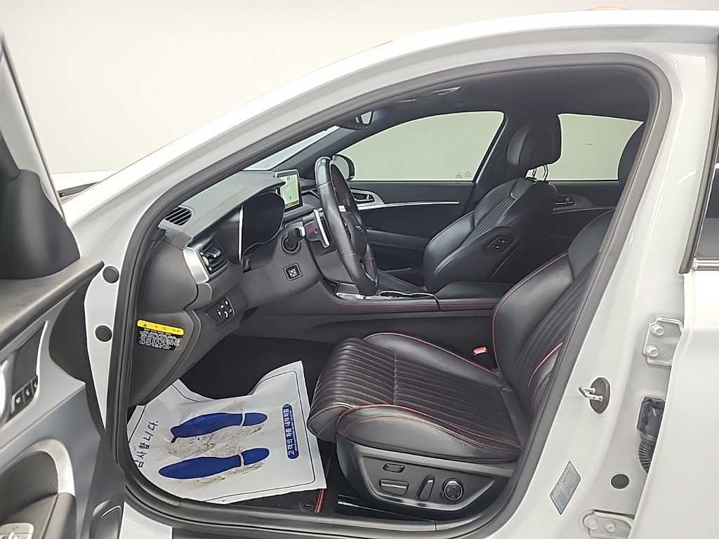 Genesis G70 - Vista 11