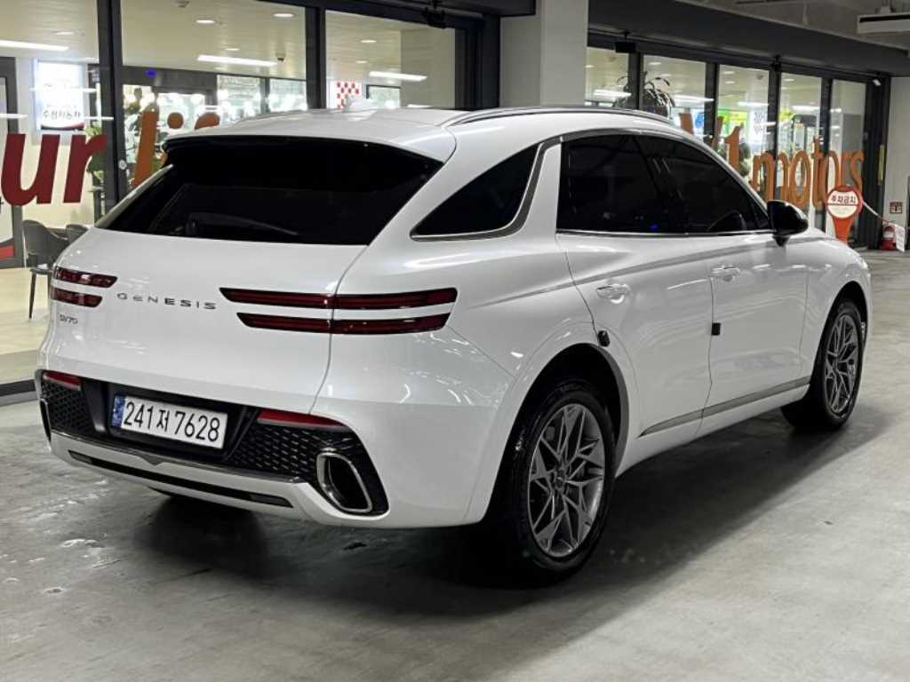 Genesis GV70 - Vista 5