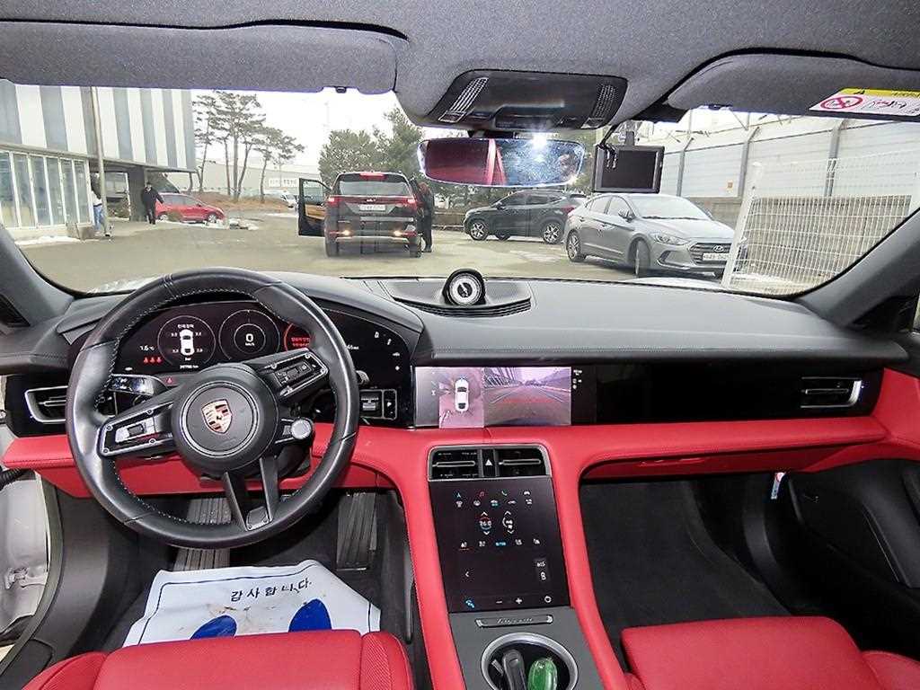 Porsche Taycan - Vista 7