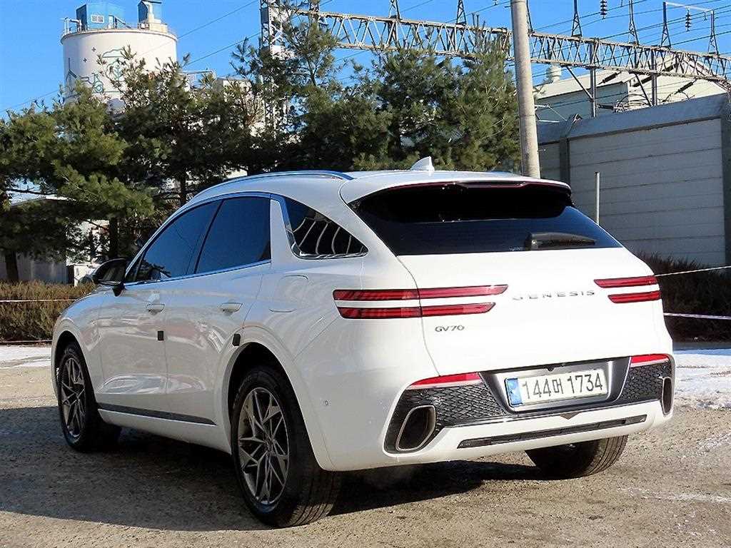 Genesis GV70 - Vista 4