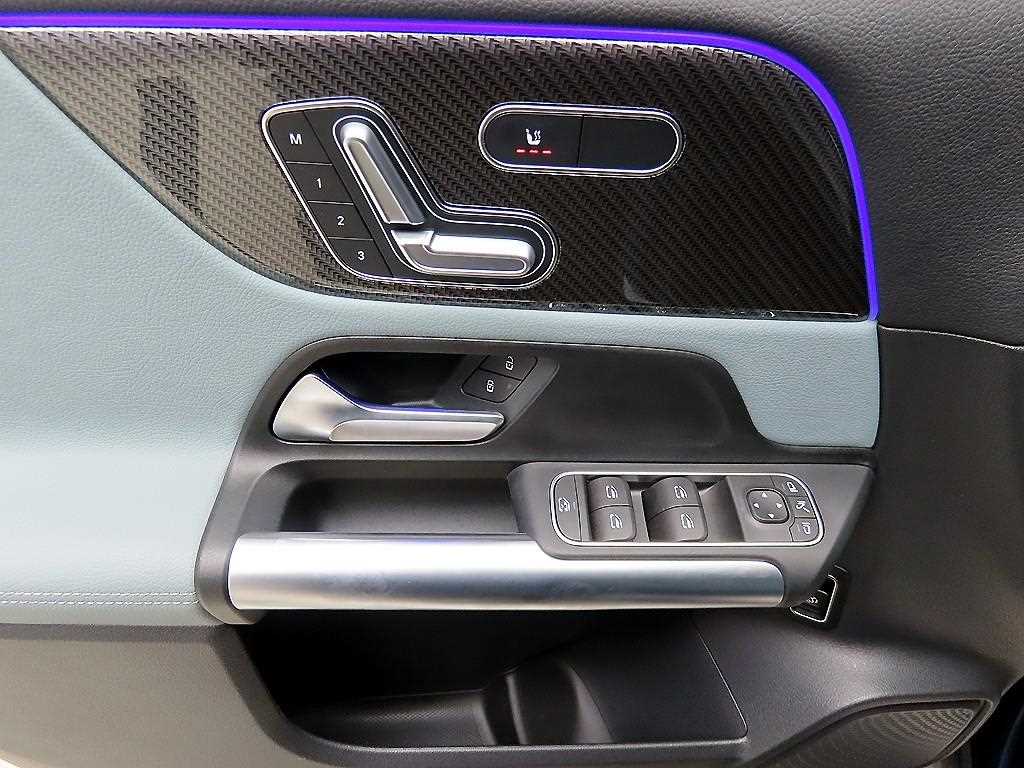 Mercedes Benz GLA Class - Vista 11