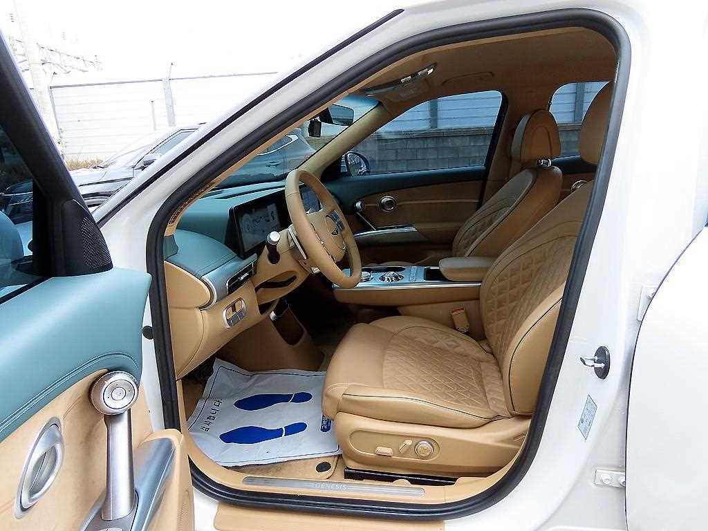 Genesis GV60 - Vista 5