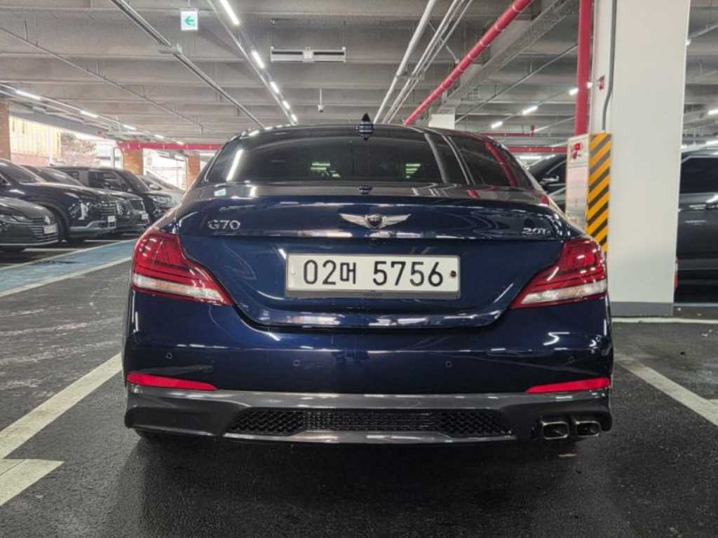 Genesis G70 - Vista 5