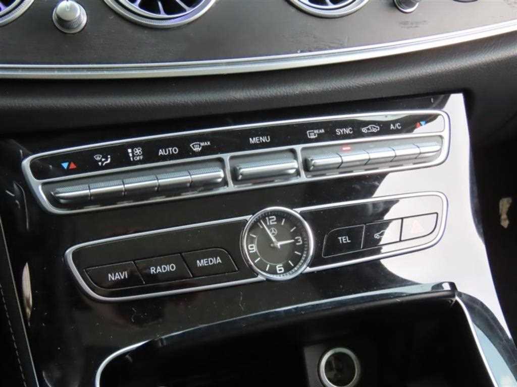 Mercedes Benz E class - Vista 8