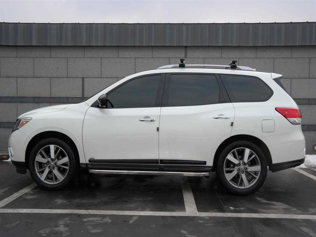 Nissan Pathfinder - Vista 6