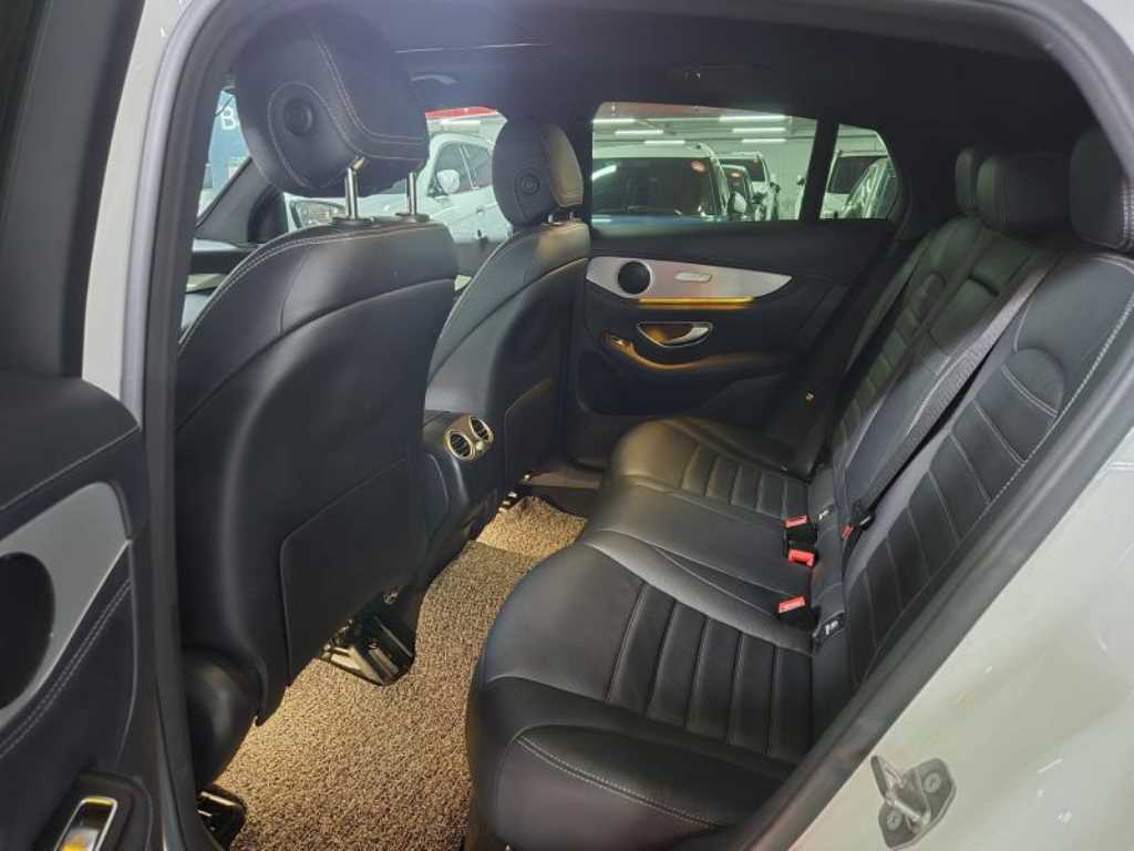 Mercedes Benz GLC Class - Vista 7