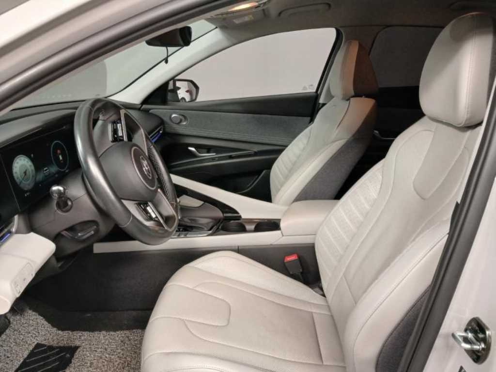 HYUNDAI Avante - Vista 7