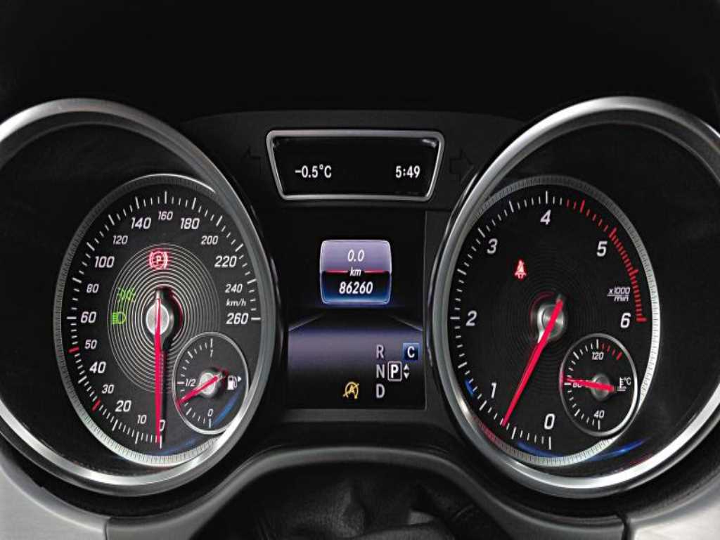 Mercedes Benz GLE Class - Vista 6