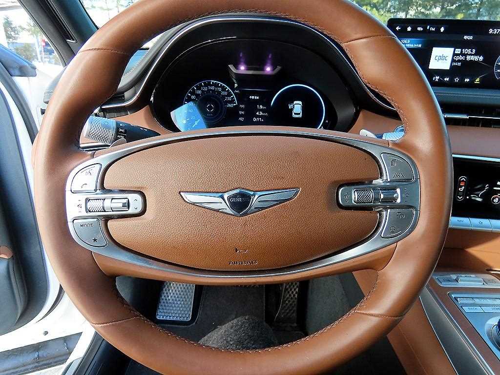 Genesis GV70 - Vista 8