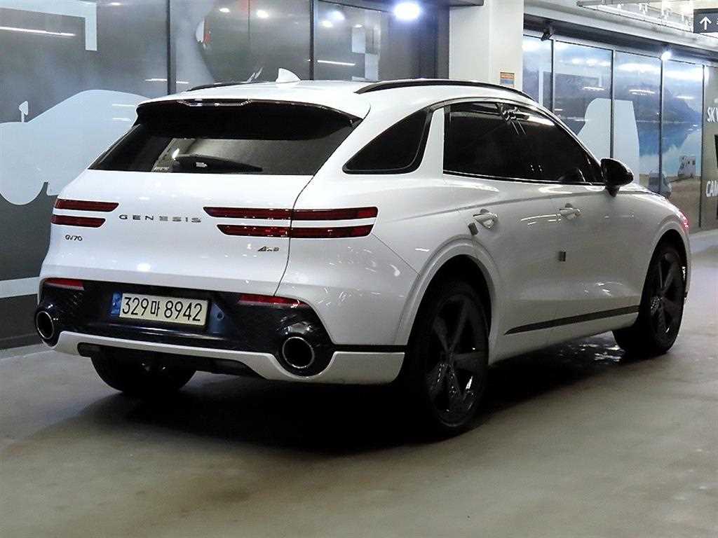 Genesis GV70 - Vista 4