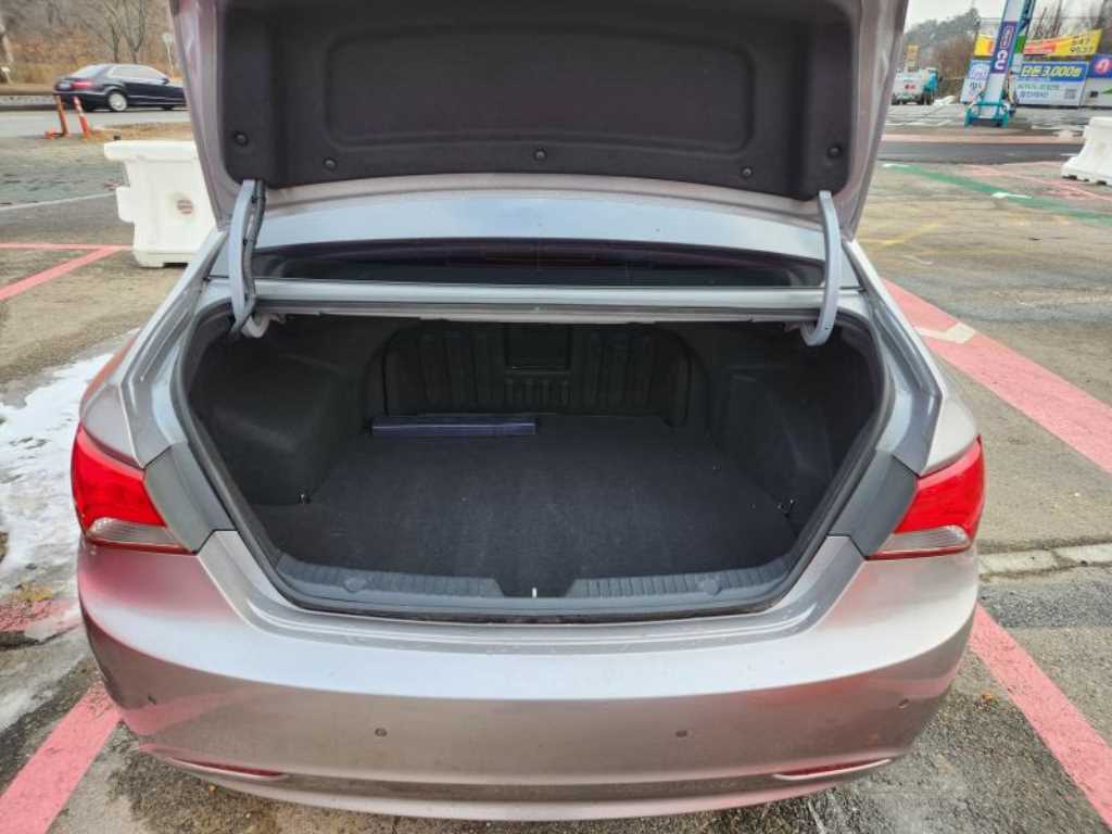 HYUNDAI Sonata - Vista 5