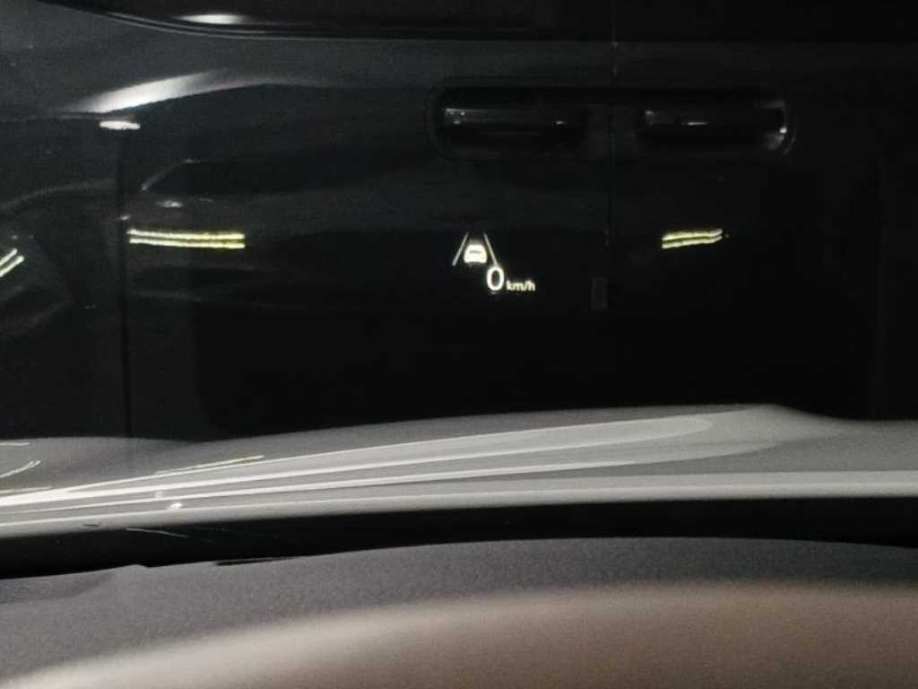 Genesis G70 - Vista 10