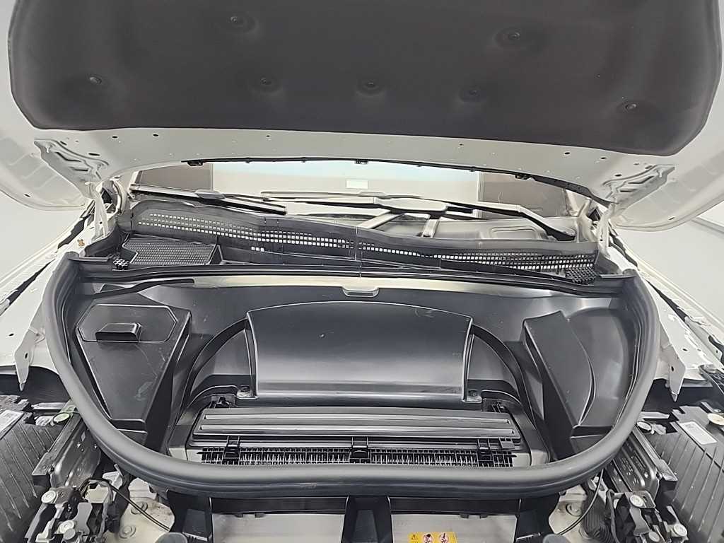 Mercedes Benz EQE - Vista 5