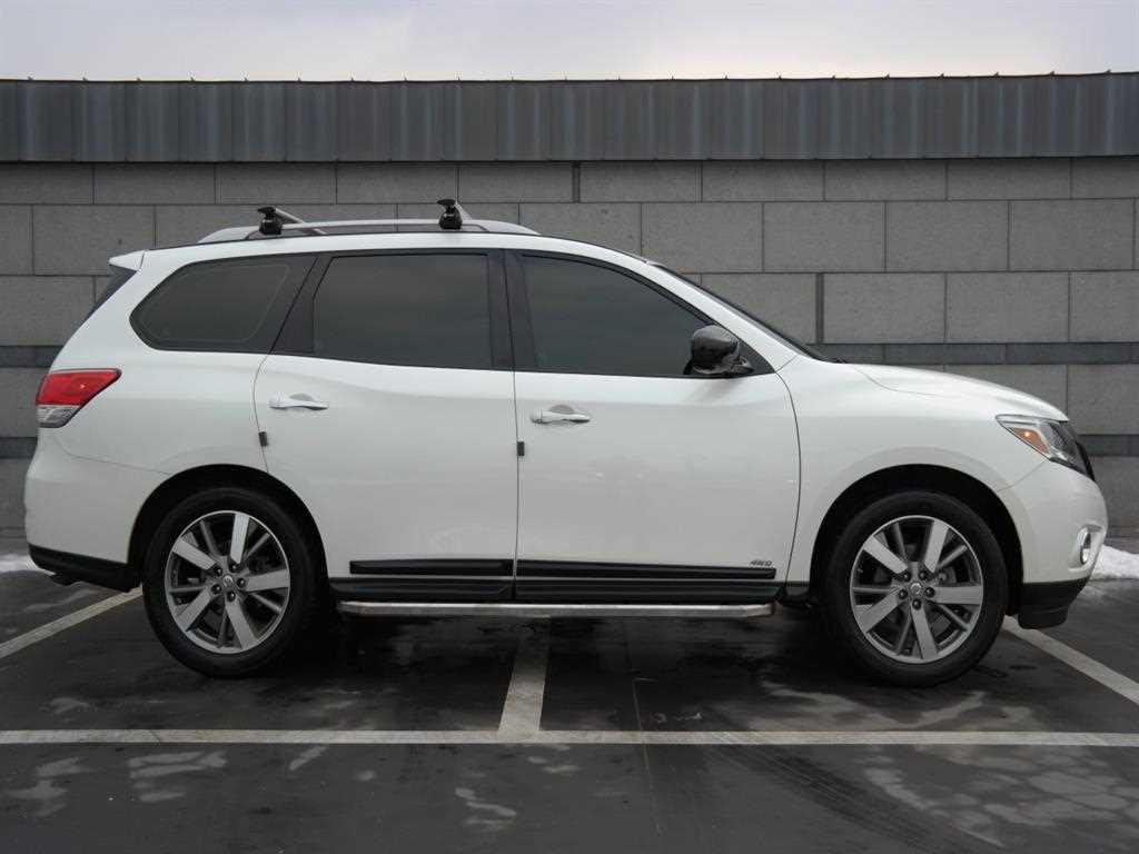 Nissan Pathfinder - Vista 5