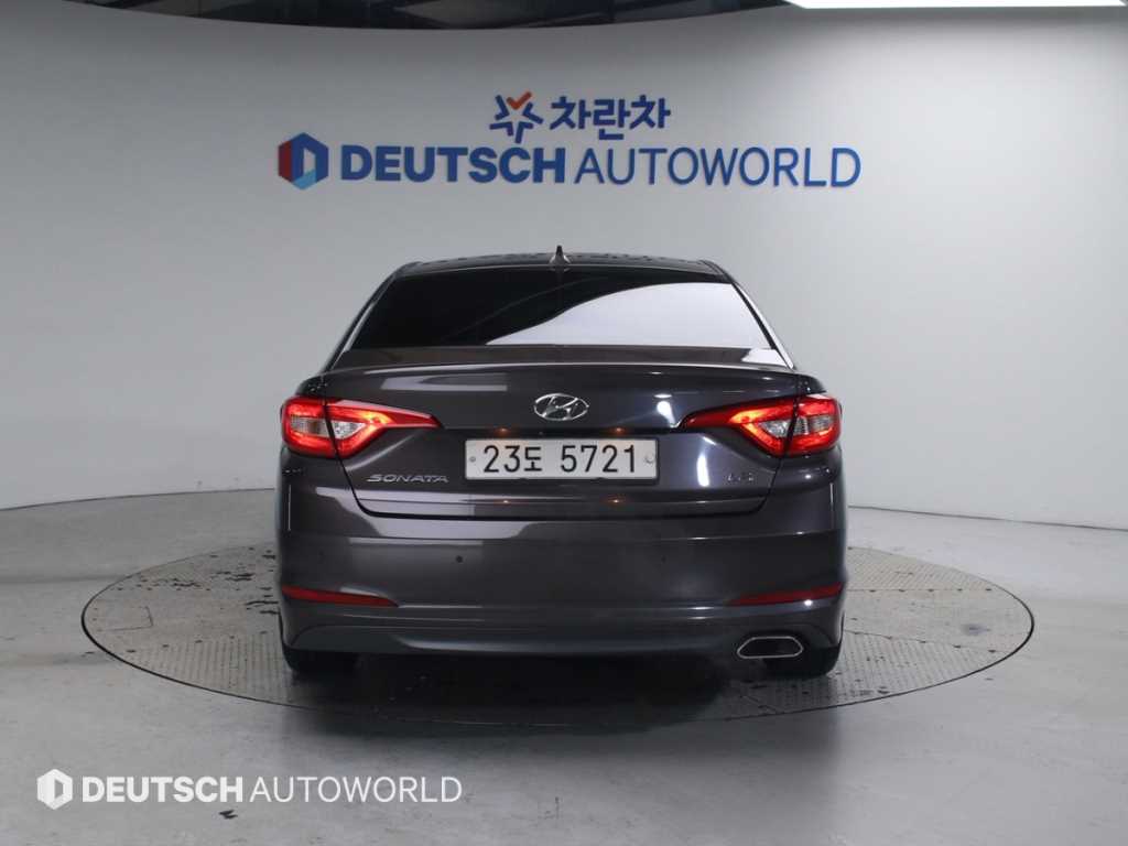 HYUNDAI Sonata - Vista 4