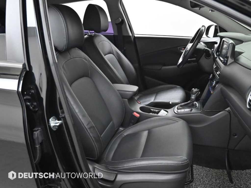 HYUNDAI Kona - Vista 10