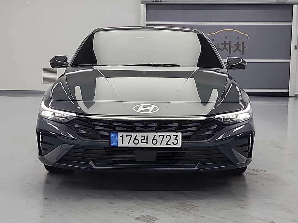 HYUNDAI Avante - Vista 3