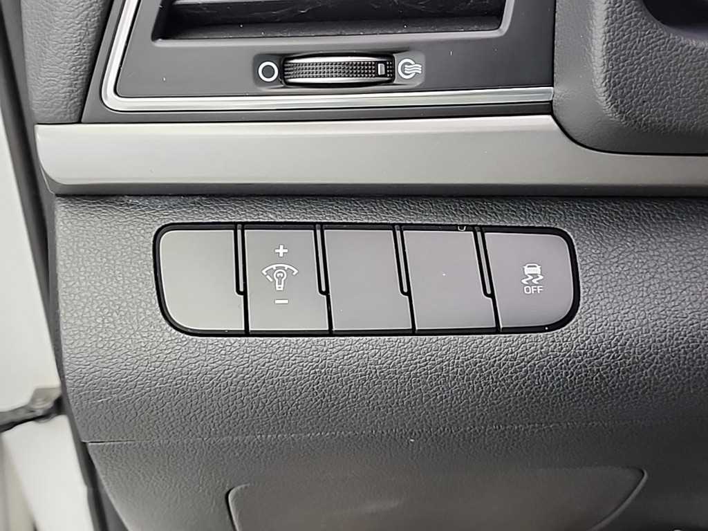 HYUNDAI Avante 2017 Blanco - Importación desde Corea - HF Imports Iquique - Foto 16