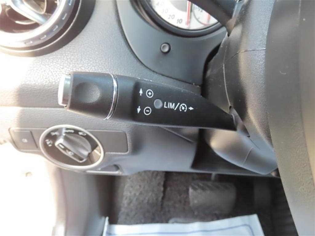 Mercedes Benz GLA Class - Vista 11