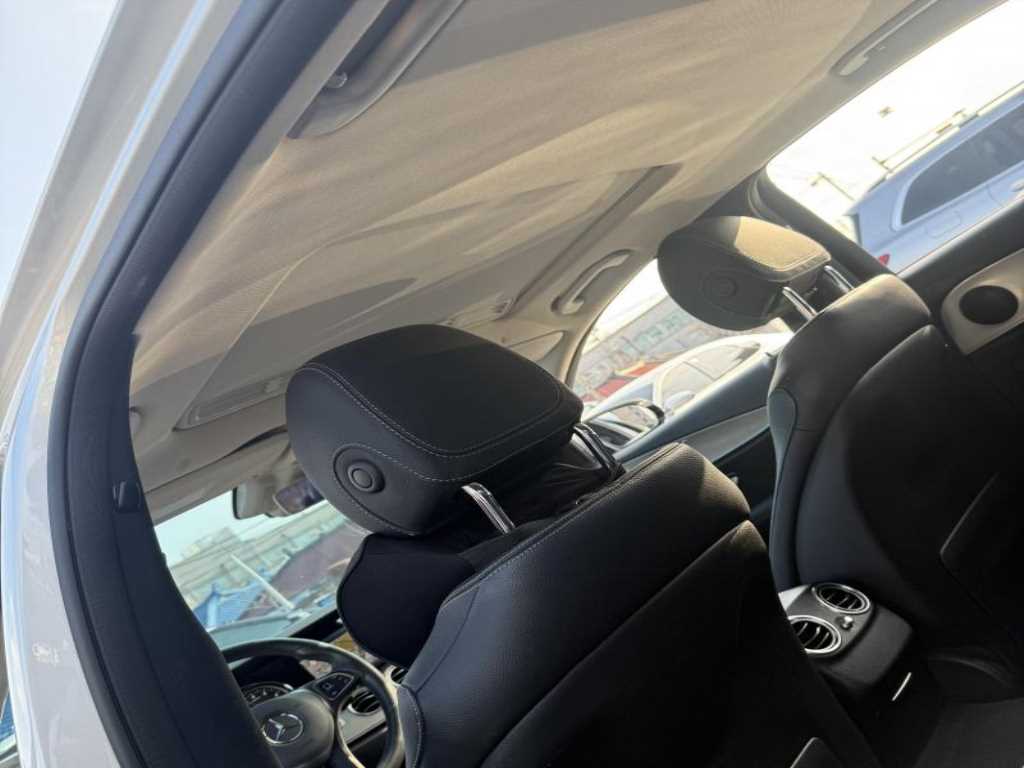 Mercedes Benz E class - Vista 8