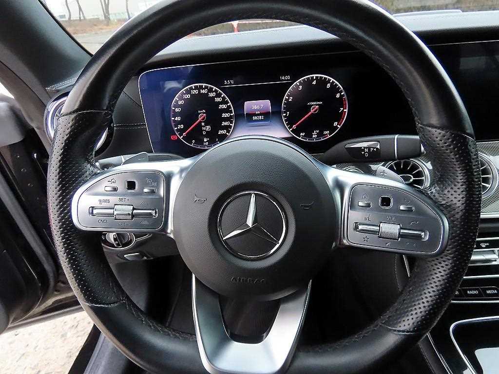 Mercedes Benz E class - Vista 8