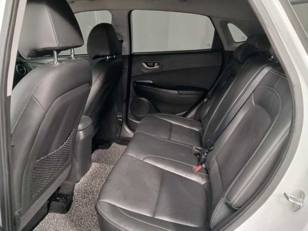 HYUNDAI Kona - Vista 8