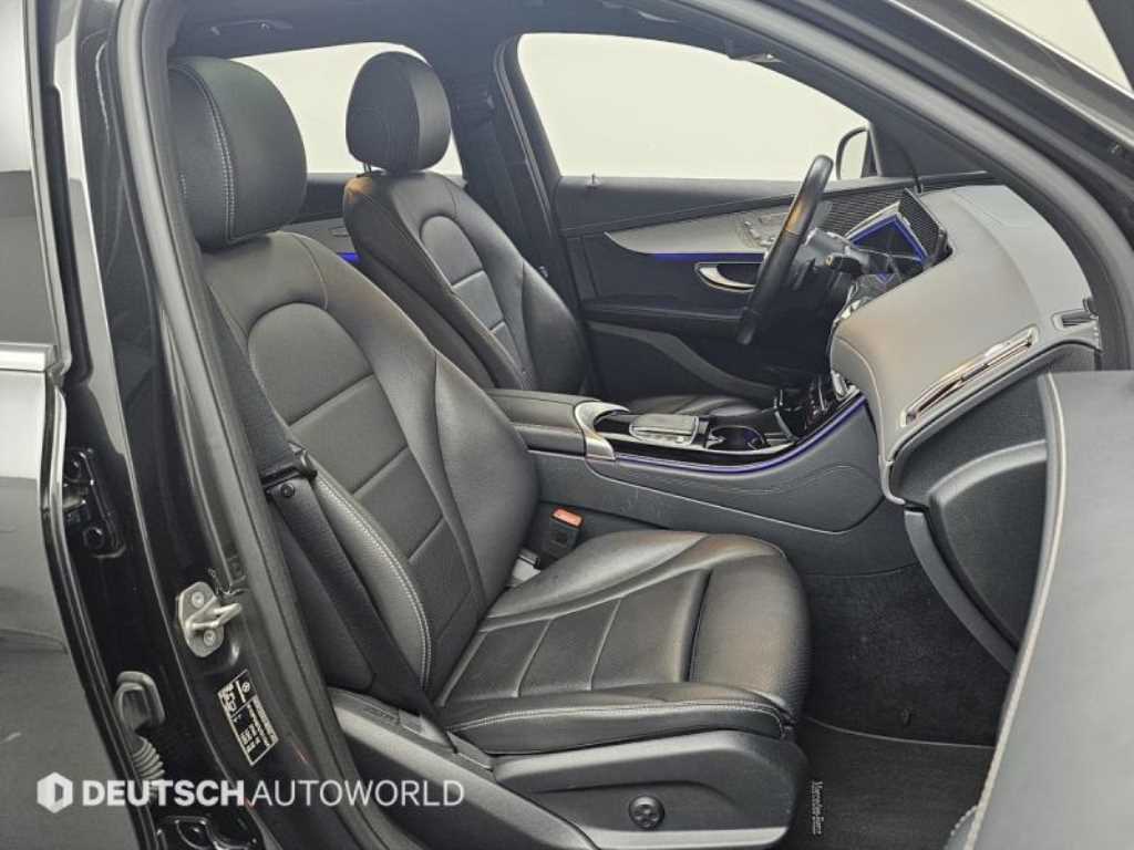 Mercedes Benz EQC - Vista 10