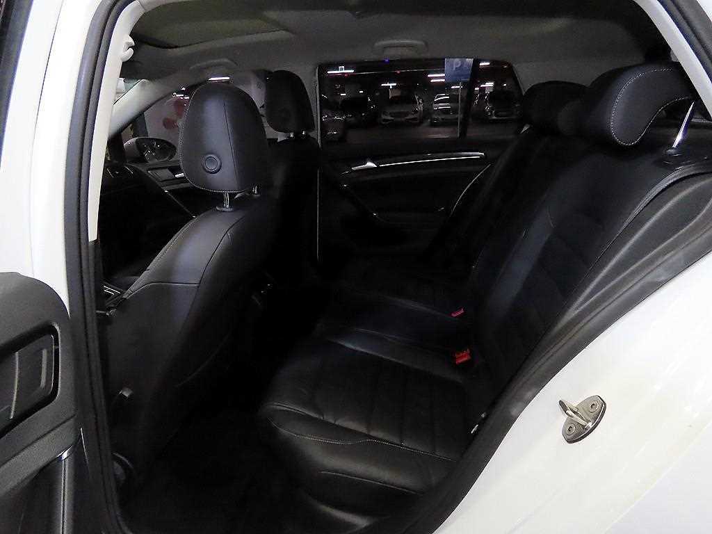 Volkswagen Golf - Vista 7