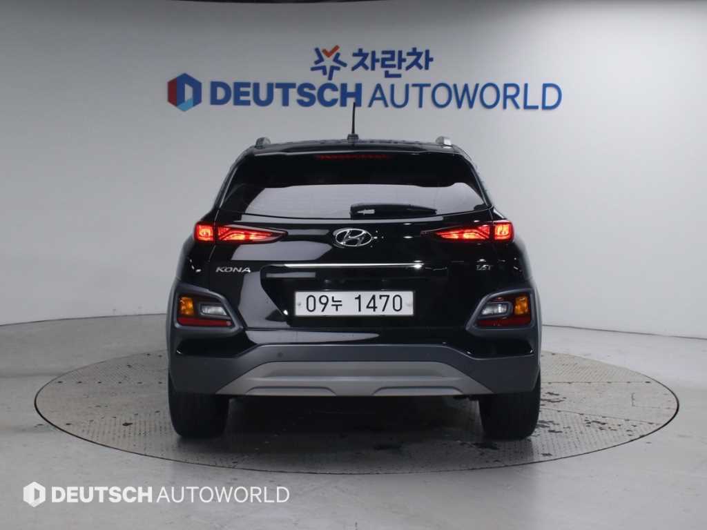 HYUNDAI Kona - Vista 4