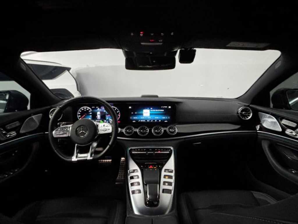 Mercedes Benz AMG GT - Vista 5