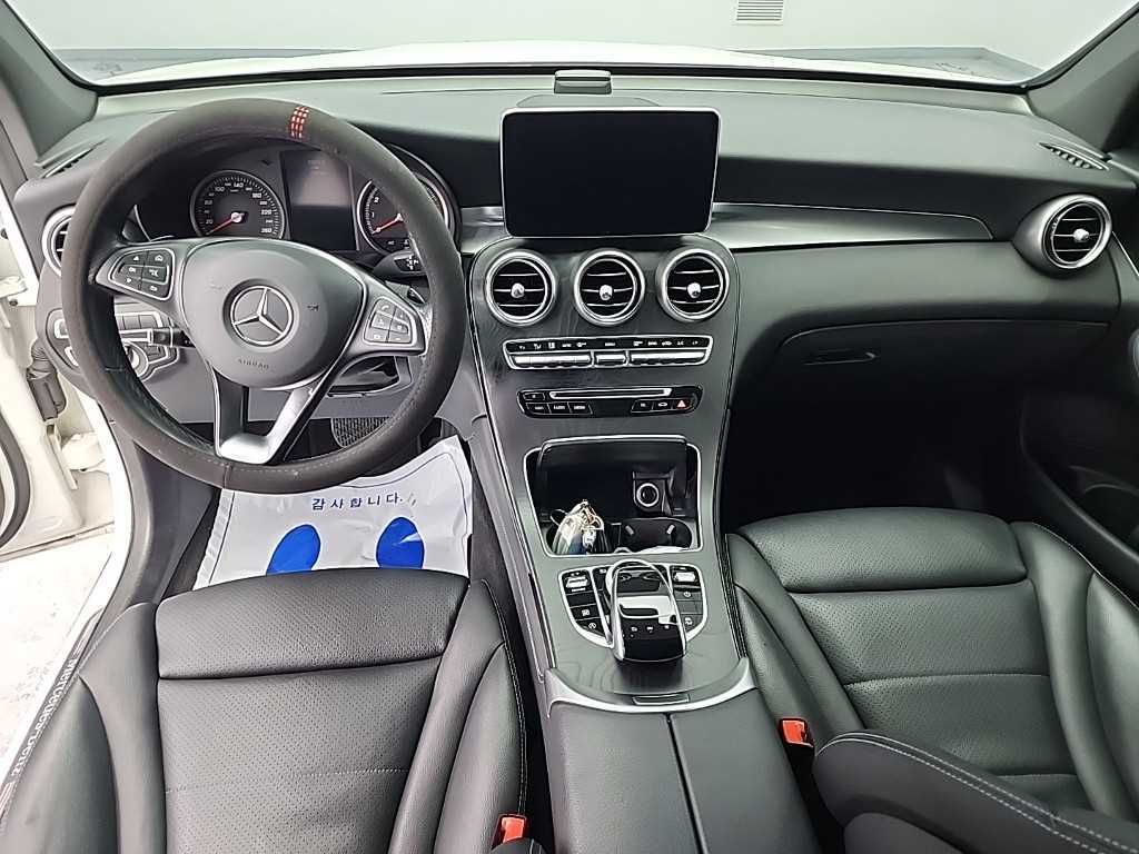 Mercedes Benz GLC Class - Vista 7