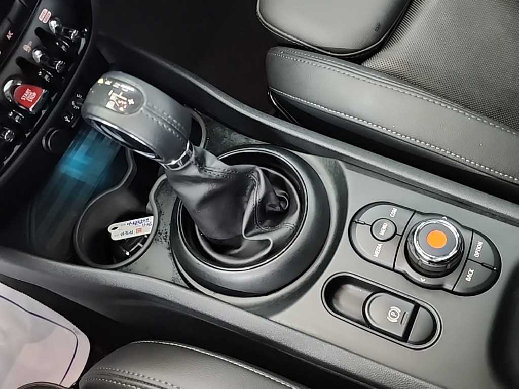 Mini Clubman - Vista 8