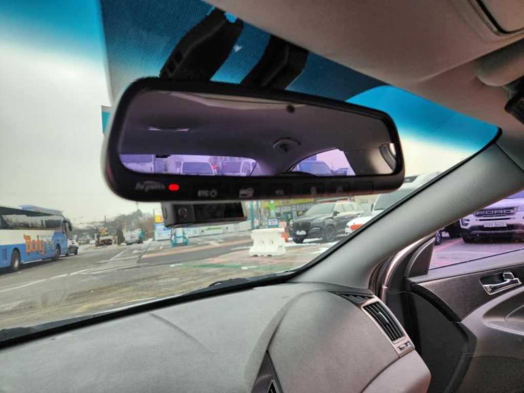 HYUNDAI Sonata - Vista 10