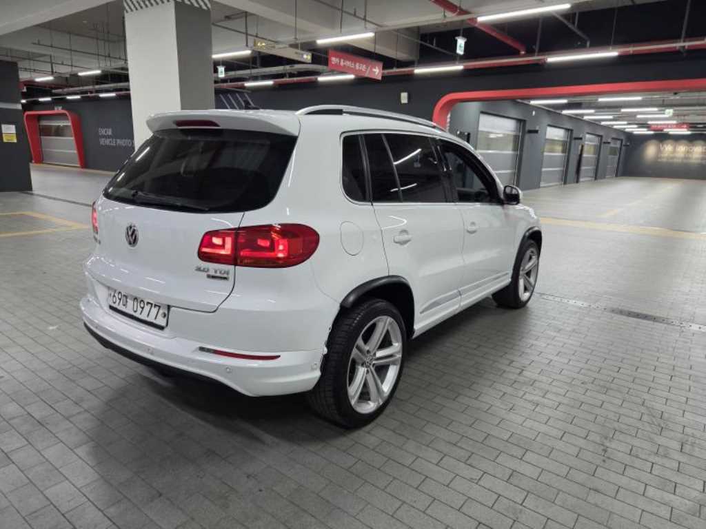 Volkswagen Tiguan - Vista 4