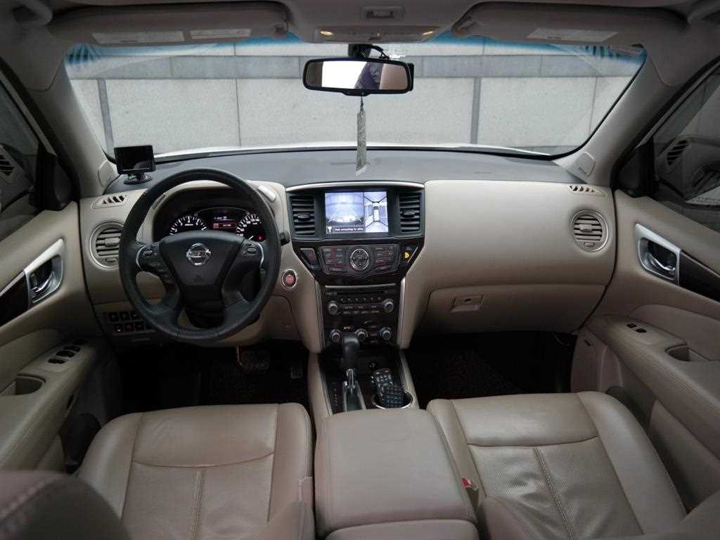Nissan Pathfinder - Vista 9