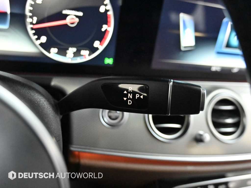 Mercedes Benz E class - Vista 9