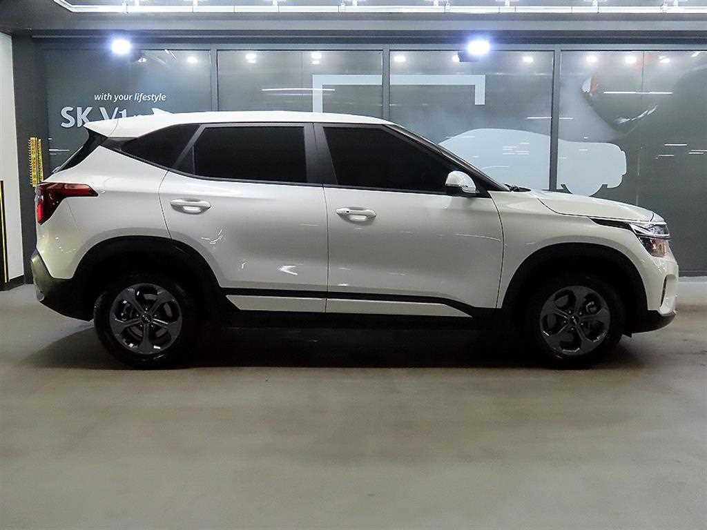 KIA Seltos - Vista 4